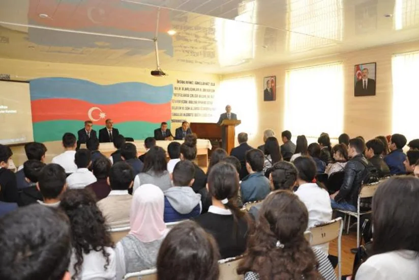 Lənkəranda gənclərin radikal dini radikalizmdən qorunmasında təhsilin rolu müzakirə olunub