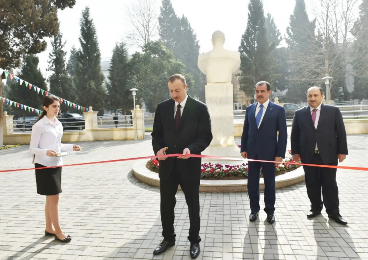 Prezident Gəncədə məktəb və xəstəxananın açılışında iştirak edib