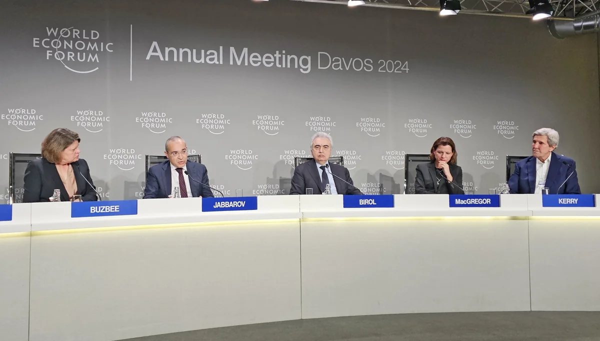 Azərbaycan Davosda yaşıl enerji təchizatçısına çevrilmək üçün ortamüddətli hədəflərini açıqlayıb