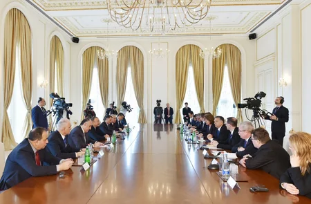 Azərbaycan prezidenti və Macarıstanın baş naziri arasında təkbətək və geniş tərkibdə görüş keçirilib