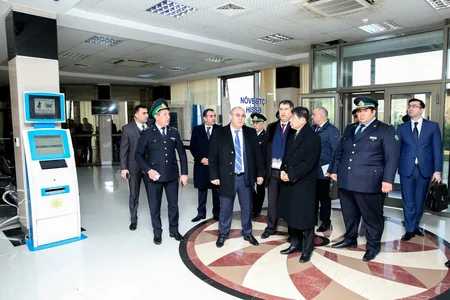 ÜGT-nin Baş katibi Bakı şəhərində logistika və gömrük müəssisələrinin fəaliyyətilə tanış olub