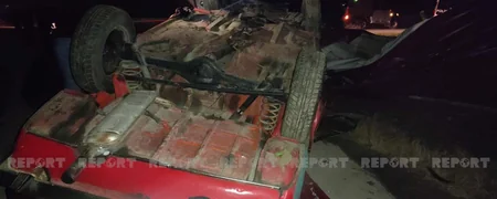 В Гахе автомобиль врезался в газопровод, есть пострадавшие