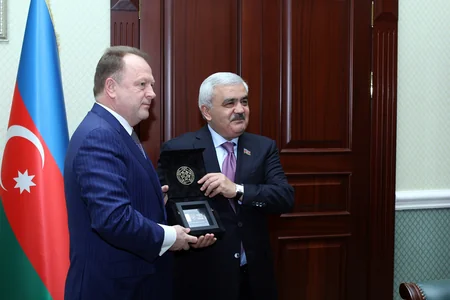 Rövnəq Abdullayev ​Beynəlxalq Cüdo Federasiyasının prezidenti ilə görüşüb