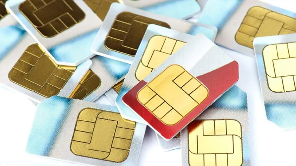 Azərbaycanda mobil telefon nömrələri 4-36 min manata hərraca çıxarılır