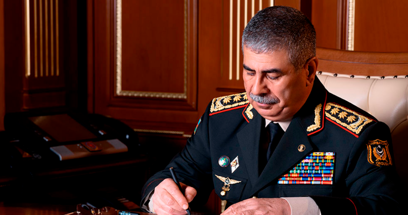 Azərbaycan müdafiə naziri Pakistana başsağlığı verib
