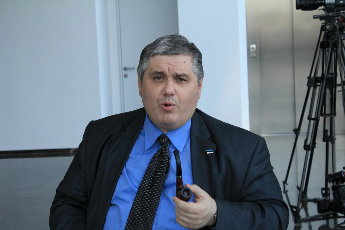 Gürcüstanın tanınmış siyasətçisi vəfat edib