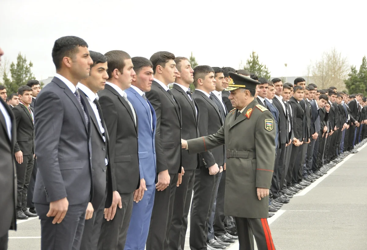 DİN 50 nəfər mülki işçi axtarır
