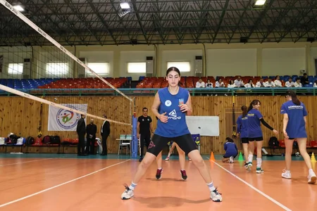 Bakıda voleybol üzrə “Gənc atletlərin inkişafı” layihəsi çərçivəsində ilk seminar keçirilib