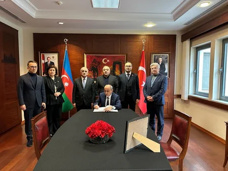 Qərbi Azərbaycan İcmasının rəhbərliyi Türkiyənin Azərbaycandakı səfirliyini ziyarət edib