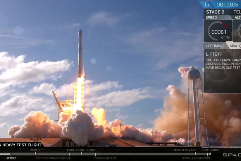 SpaceX запустила к Марсу ракету Falcon Heavy - ВИДЕО