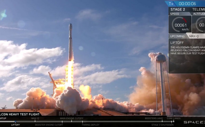 SpaceX şirkəti Falcon Heavy raketini Marsa göndərib - VİDEO
