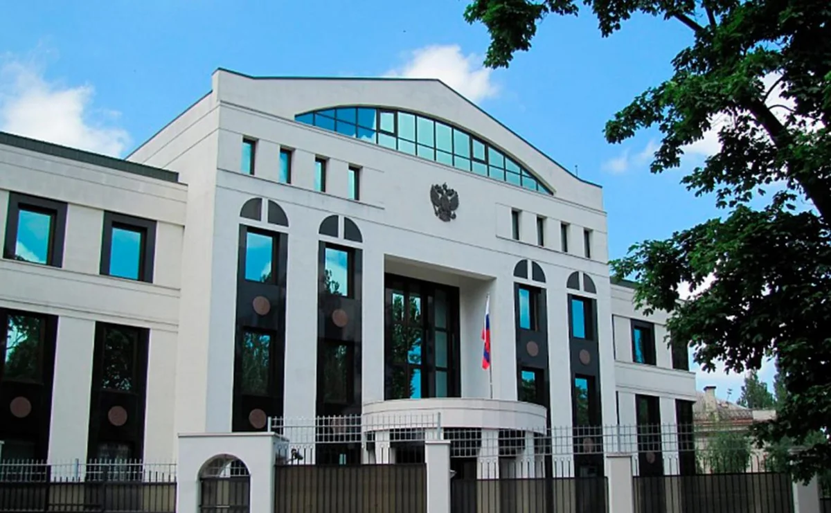 МИД Молдовы объявил трех сотрудников посольства РФ персонами нон грата
