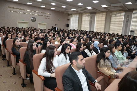 Gənc müəllimlərin forumu keçirilib, Prezidentə dəstək bəyanatı qəbul olunub