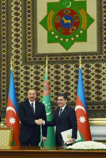 Azerbaijan, Turkmenistan sign bilateral documents