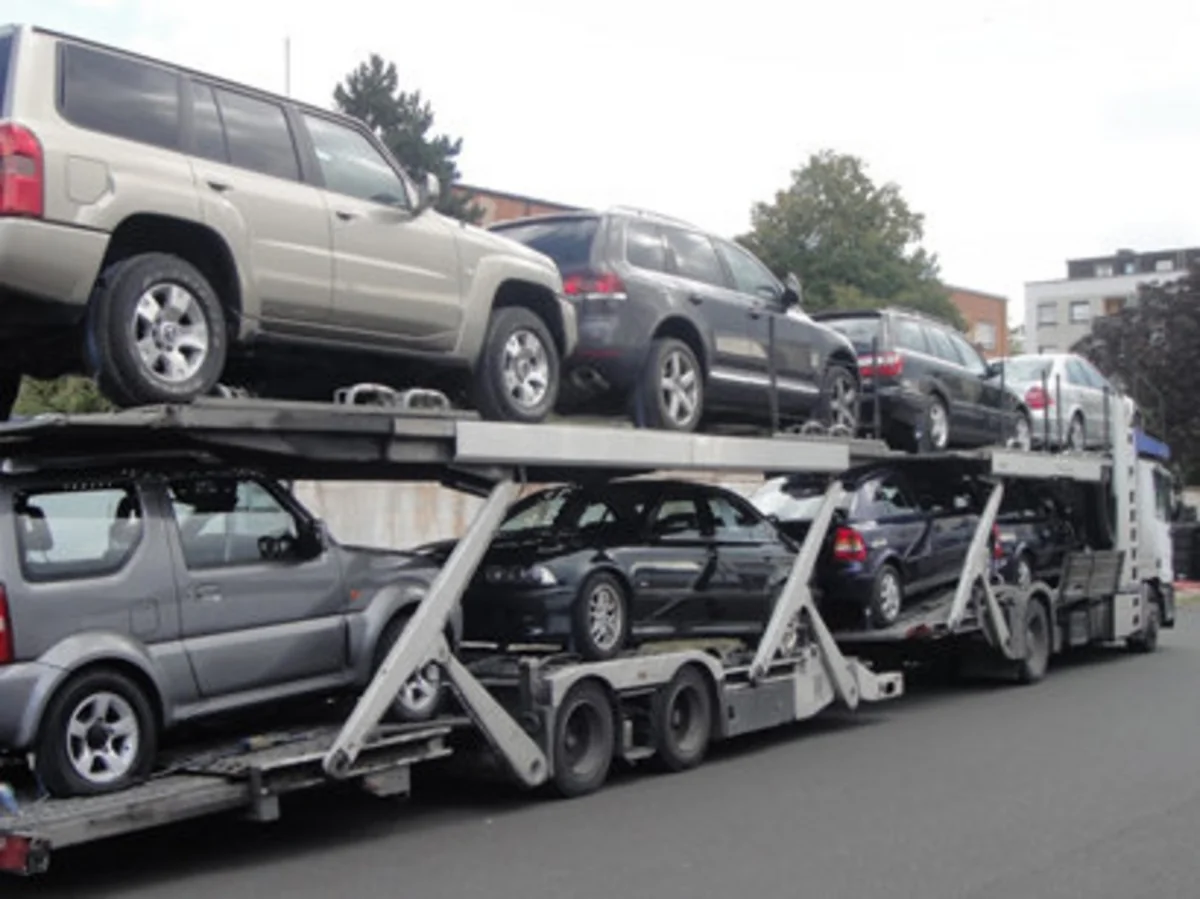Azerbaijan reduces import of vehicles by 43%