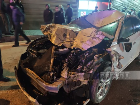 Bakıda zəncirvari yol qəzası olub, bir nəfər ölüb, dörd nəfər xəsarət alıb - YENİLƏNİB