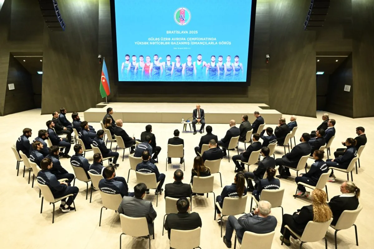 Avropa çempionatında yüksək nəticələr əldə etmiş Azərbaycan güləşçiləri ilə görüş keçirilib