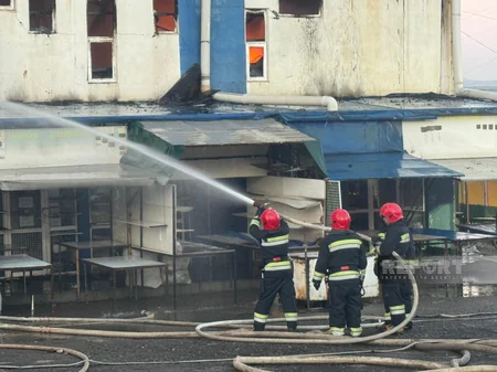 Tbilisinin Lilo Mall bazarındakı yanğın lokallaşdırılıb - YENİLƏNİB