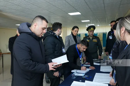 Azerbaijani Ombudsperson observes voting at Azerbaijani army training center