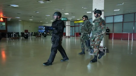 Aeroportda “partlayıcı maddə” barədə şərti məlumata əsasən əməliyyat simulyasiya edilib - TƏLİM
