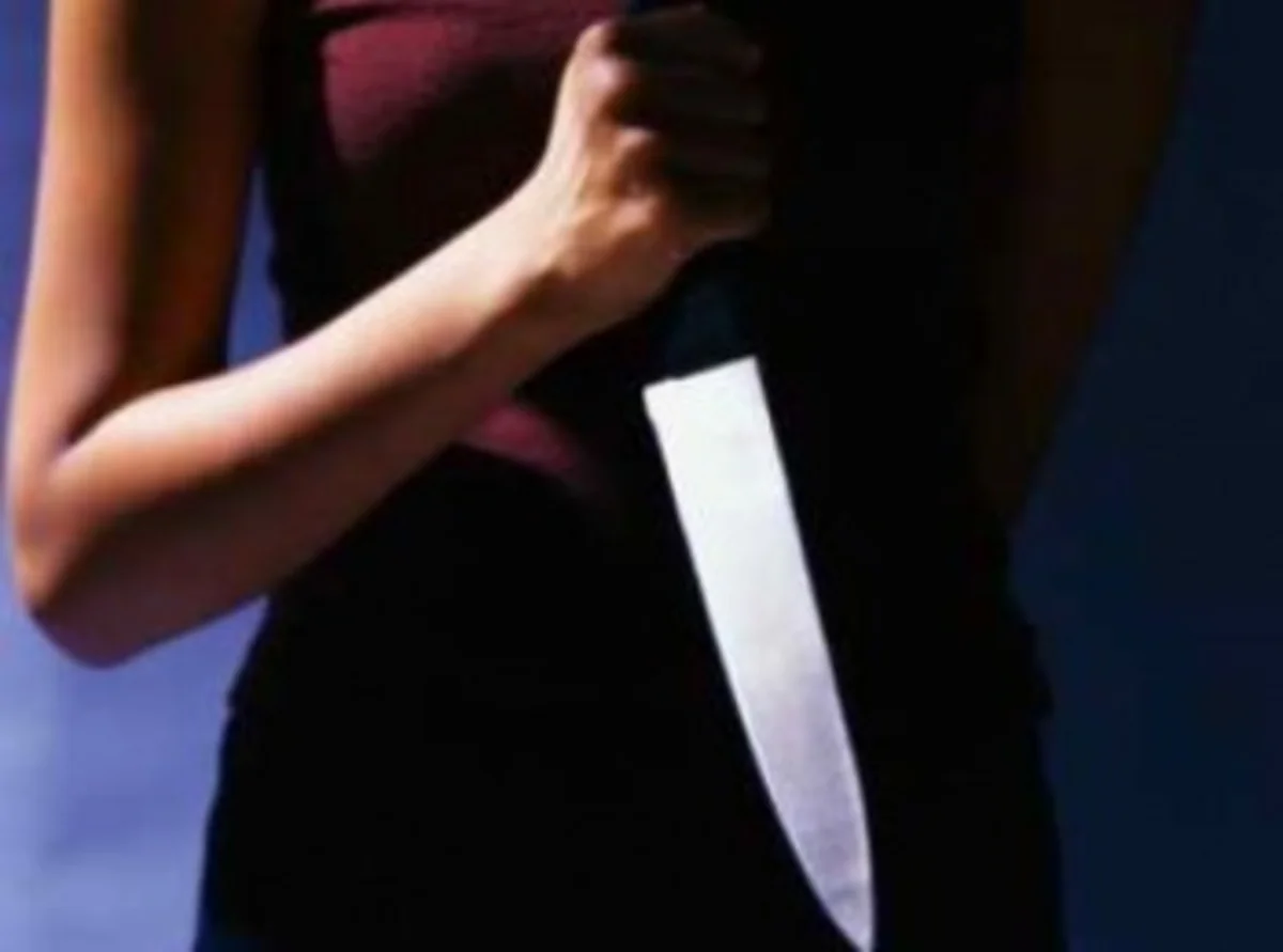 Sumqayıtda qadın kişini bıçaqlayıb