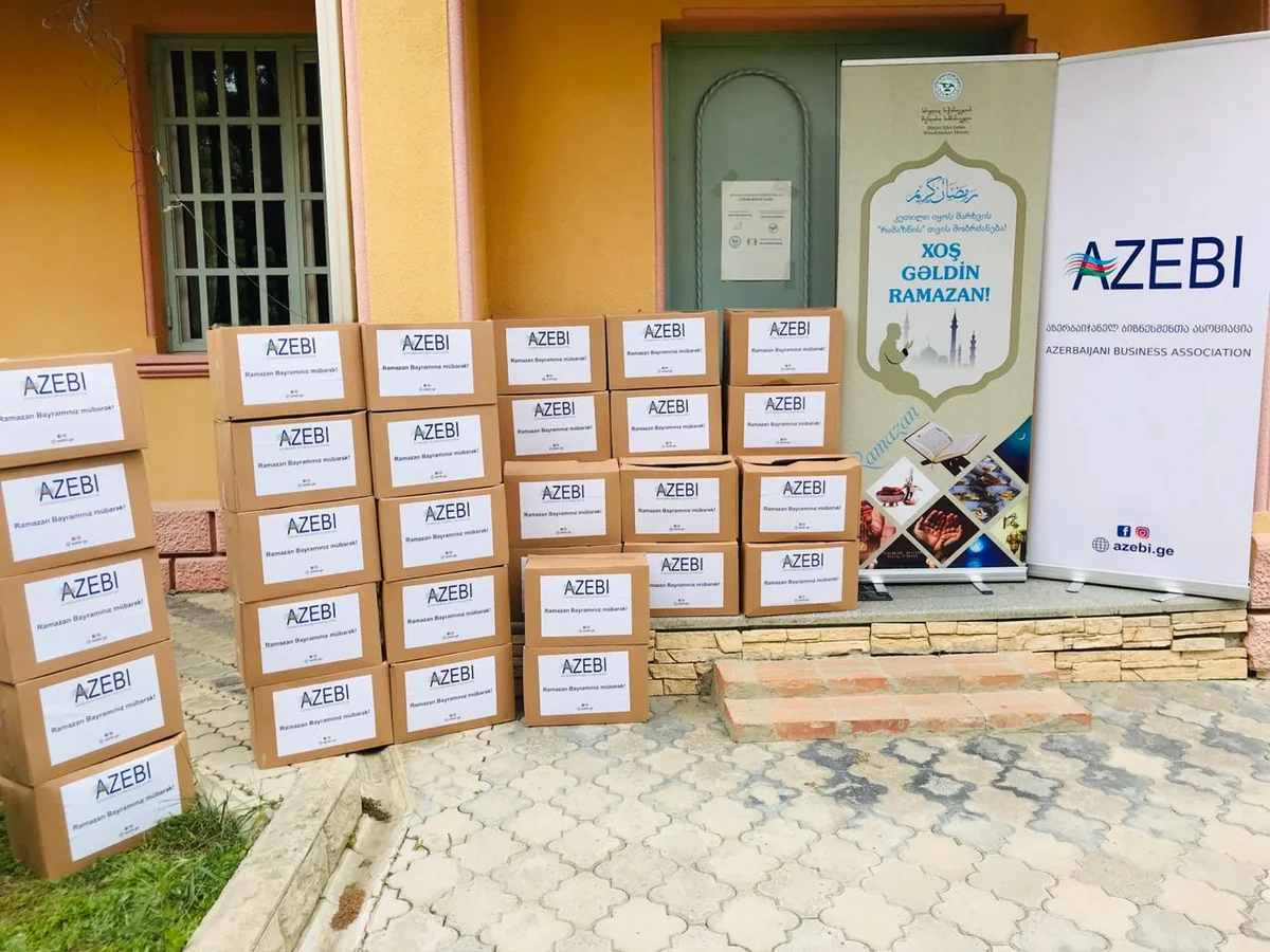 Gürcüstanda aztəminatlı azərbaycanlı ailələrə Ramazan sovqatları paylanılıb