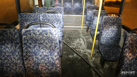 Abşeronda yük maşını sərnişin avtobusu ilə toqquşub, xəsarət alanlar var - FOTO