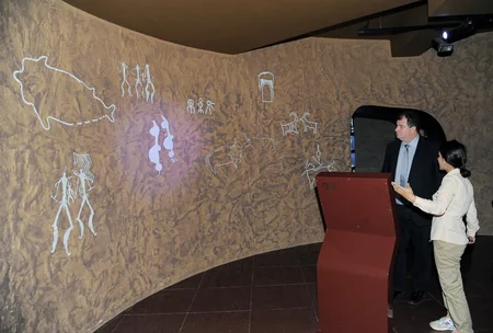 Husband of Croatian President visited Gobustan State Reserve