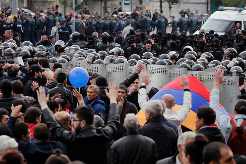В Армении протестуют против Пашиняна, задержаны около 30 человек
