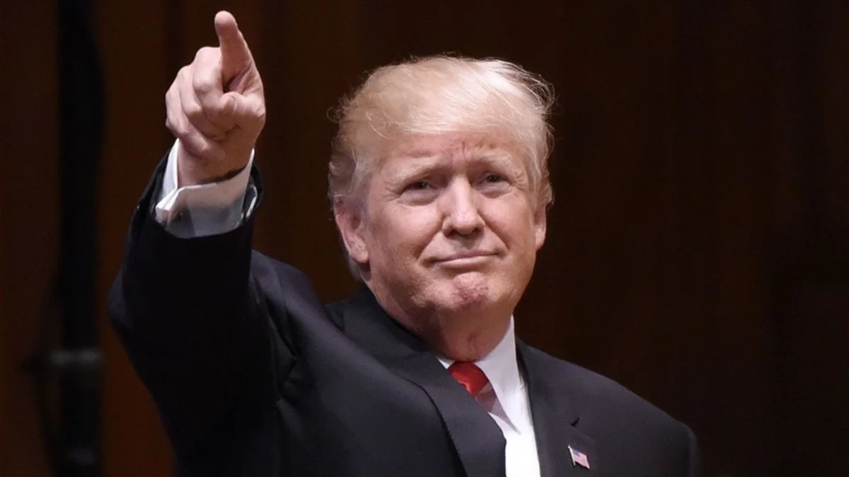 Trump launches program with real news on Facebook