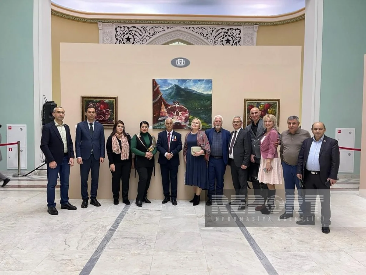 Azərbaycanlıların Həmrəyliyi Günü ərəfəsində Moskvada “Nar dastanı” sərgisi açılıb