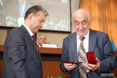 “Nizami Gəncəvi adına Qızıl medal” qaliblərə təqdim olunub