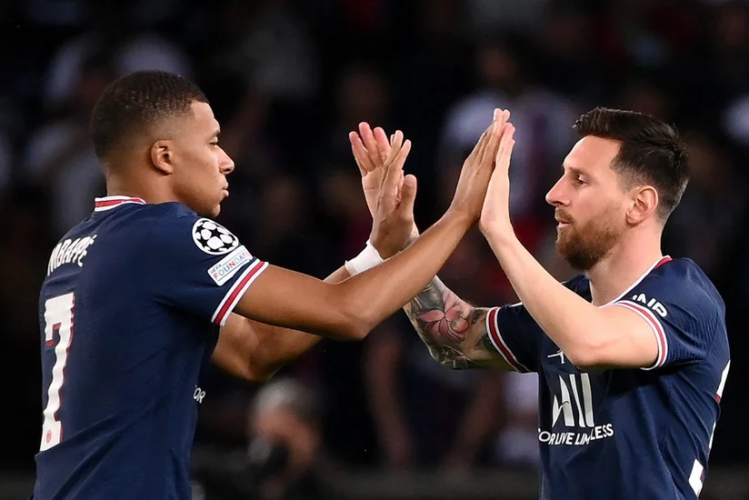 Messi və Mbappe Liqa 1-də mövsümün komandasında yer alıblar