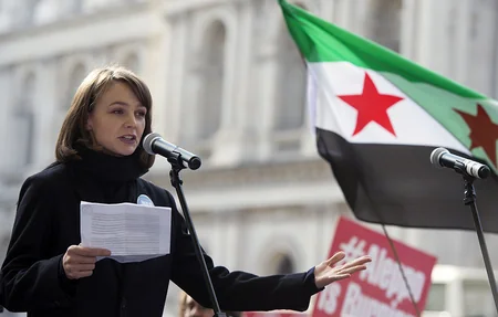 London və Parisdə Suriya müharibəsi əleyhinə mitinqlər keçirilib