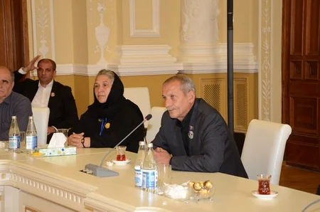 Eldar Əzizov: Son 200 ildə ilk dəfə ermənilərlə münaqişə qələbə ilə başa çatıb