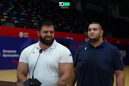 Fərid Qayıbov qitə və dünya çempionatlarında uğurla çıxış etmiş idmançılarla görüşüb