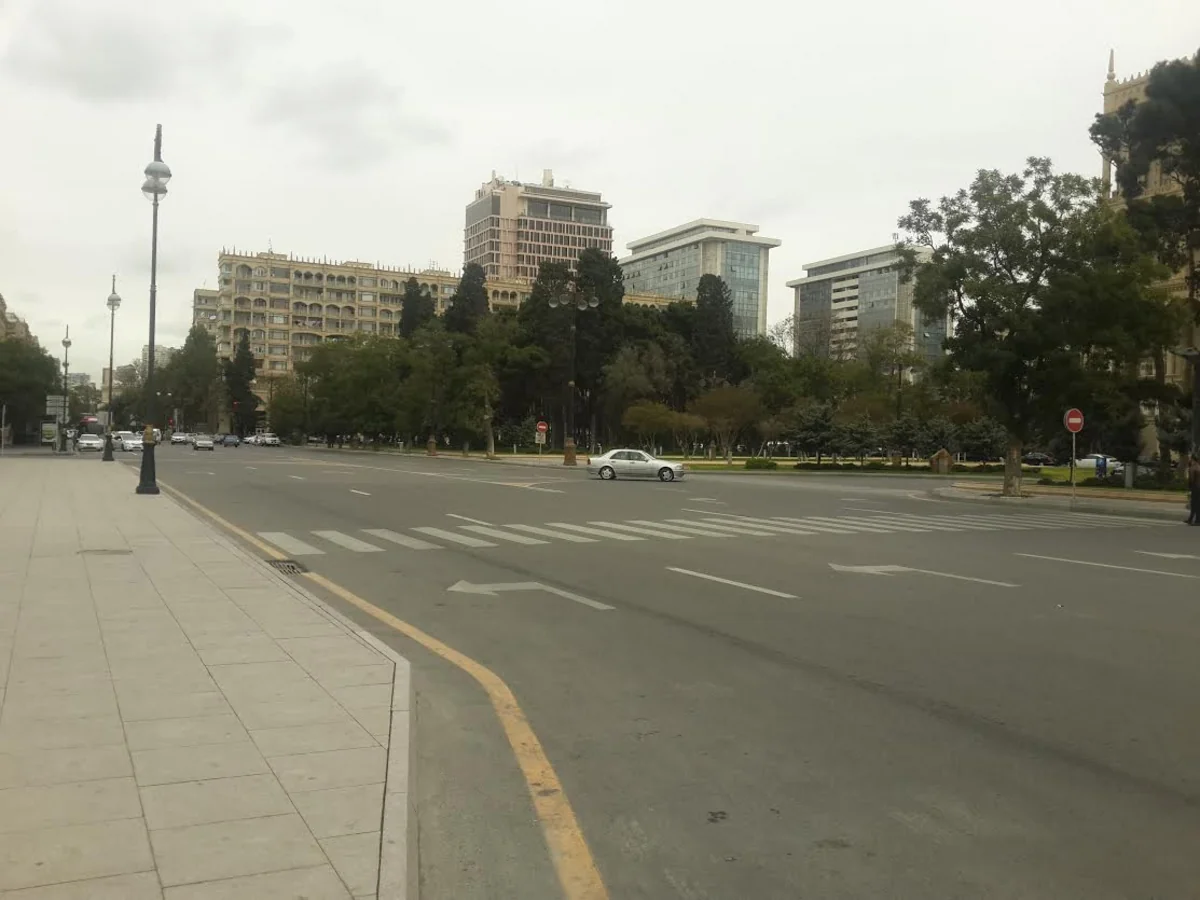 ​Bakının mərkəzində bir sıra küçə və prospektlərdə yol hərəkətində dəyişikliklər təklif edilir