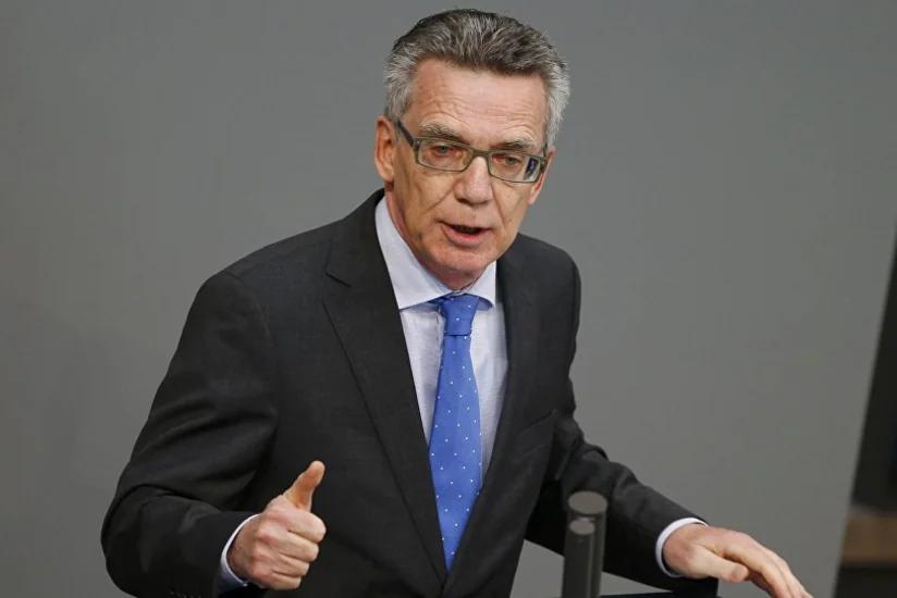 В ФРГ предложили надевать электронные браслеты на экстремистов для упреждения беспорядков