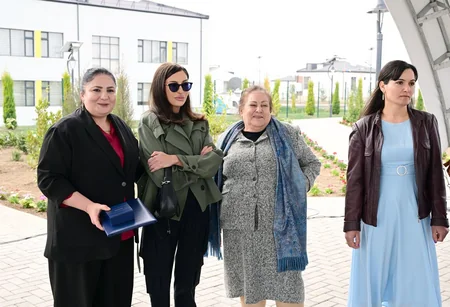 İlham Əliyev və birinci xanım Ağdamın Sarıcalı kəndinin ilk mərhələsinin açılışında iştirak edib - YENİLƏNİB-3