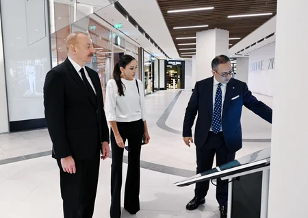 Prezident və birinci xanım Bakıda “Crescent Mall” ticarət mərkəzinin açılışında iştirak ediblər - YENİLƏNİB