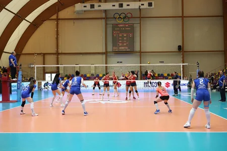 Qadın voleybolçular arasında Azərbaycan çempionatının növbəti oyunları keçirilib