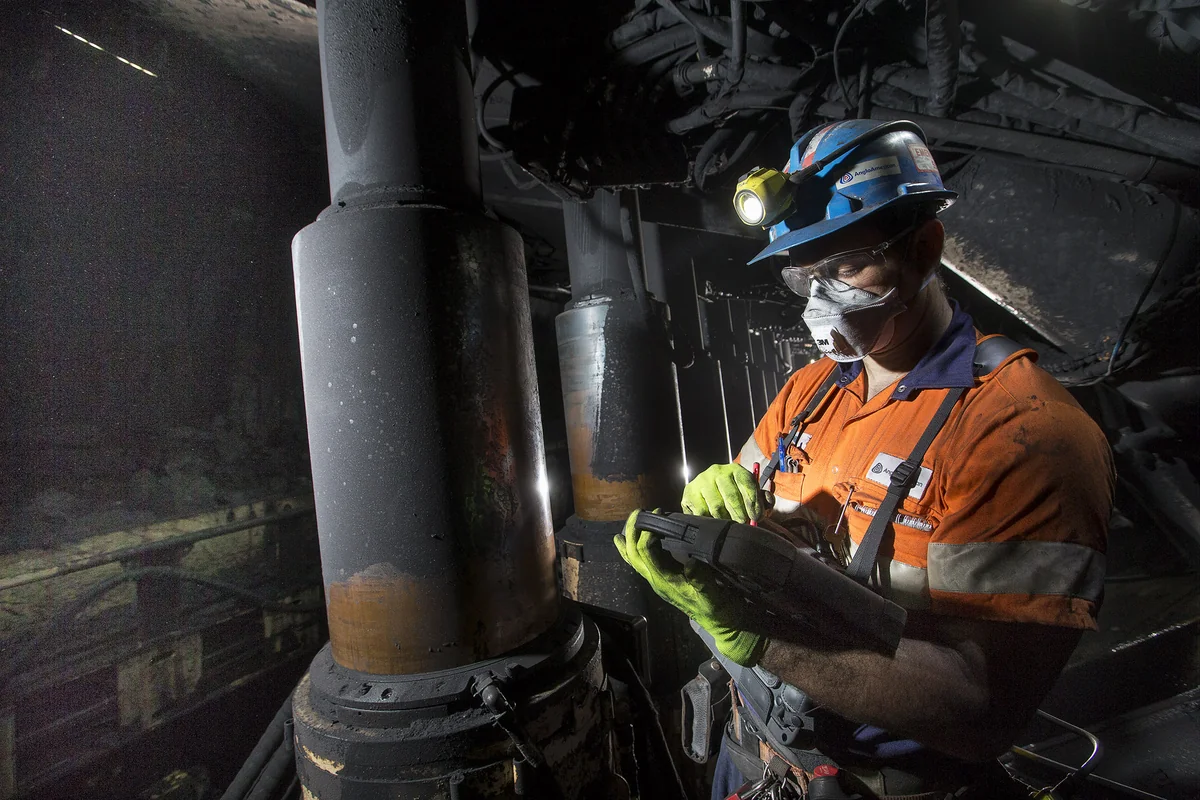 Anglo American остановила добычу на шахте в Квинсленде из-за пожара