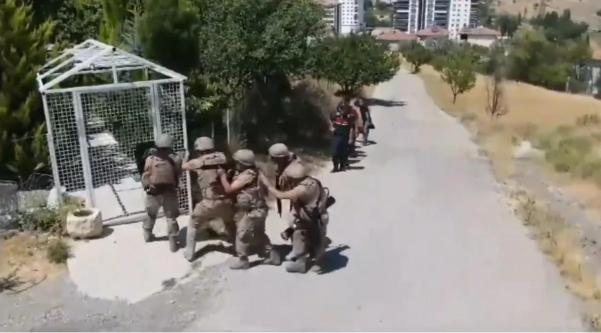 Türkiyədə “Narkoçelik-31” əməliyyatı keçirilib, 91 nəfər tutulub