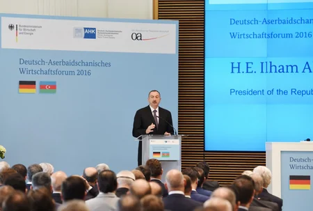 Prezident İlham Əliyev Berlində Azərbaycan-Almaniya İqtisadi Forumunun açılışında iştirak edib