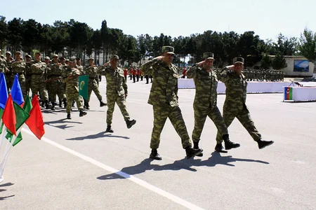 Hərbi hissələrdə andiçmə mərasimi keçirilib