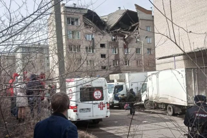 При взрыве газа в пятиэтажном доме в Чите пострадали 11 человек