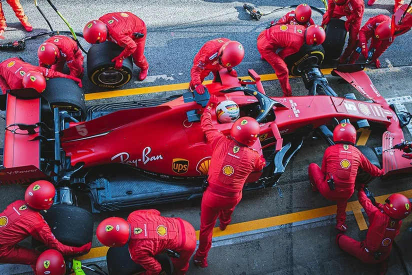 Ferrari komandası karantinə alındı