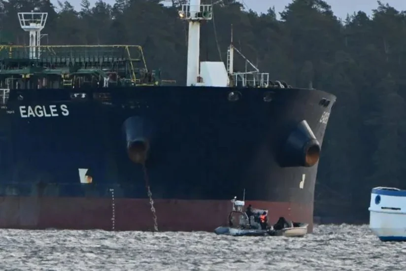 Финляндия запретила выход в море танкеру, подозреваемому в повреждении кабелей