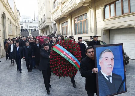 Azərbaycan Prezidenti xalq şairi Zəlimxan Yaqubla vida mərasimində iştirak edib
