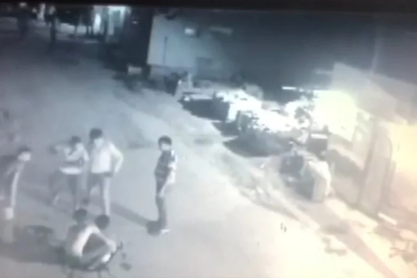 Abşeronda su filtiri satan firma işçiləri ilə yerli sakinlər arasında kütləvi dava olub - FOTO